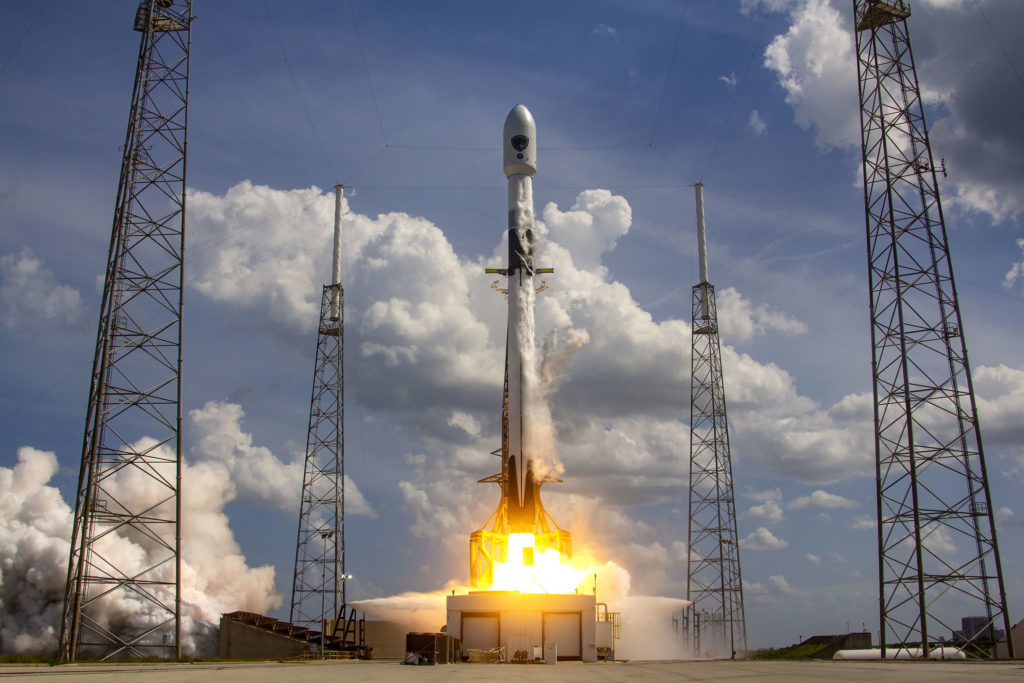 SpaceX Falcon 9 carrying GPS III for USA DoD
